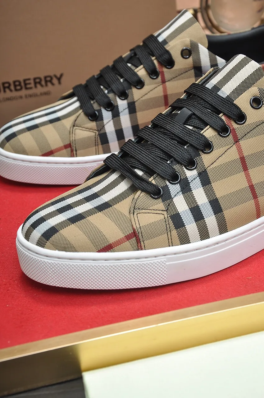 Men's shoes💰480💶[Burberry] (cowhide lining) classic low-top sneakers｜Imported cowhide with classic plaid fabric｜Cow leather lining｜Original outsole｜Fine workmanship and comfortable to wear Size: 38-44 (customized at 45)
